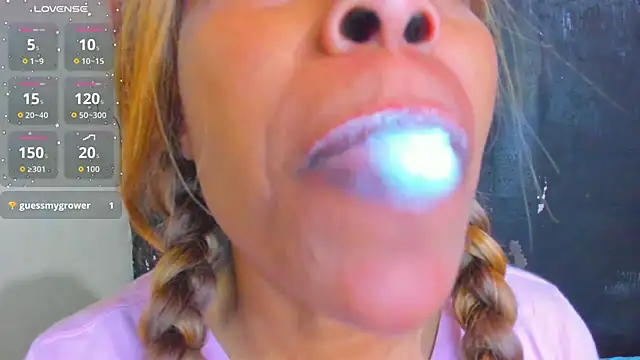 KamariaFyre online show from November 29, 2025, 3:17 am