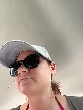 Snapshot of Samira-Summer chatting on March 14, 2025, 12:18 pm Samira-Summer online show from March 14, 2025, 12:18 pm