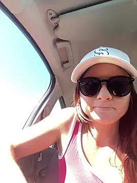 Snapshot of Samira-Summer chatting on March 17, 2025, 9:22 am Samira-Summer online show from March 17, 2025, 9:22 am