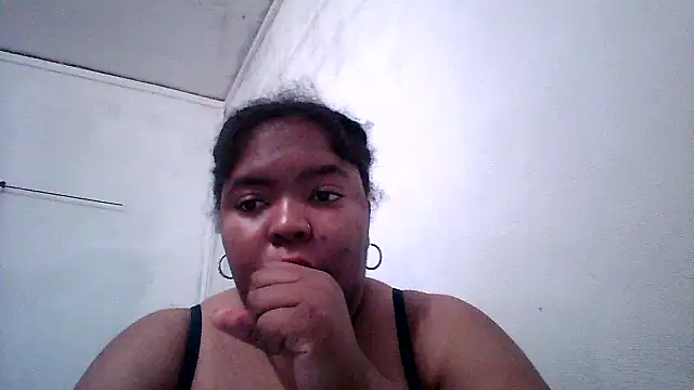 lylipussy online show from November 2, 2025, 8:36 pm