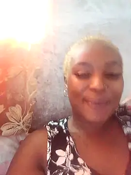 Foxy Bee online show from October 22, 2025, 8:47 am