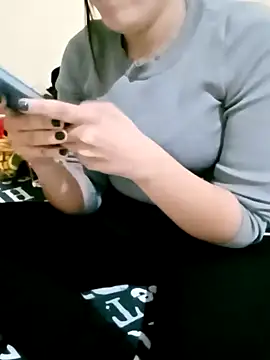 Snapshot of ShadiaStar chatting on November 26, 2025, 7:58 pm ShadiaStar online show from November 26, 2025, 7:58 pm