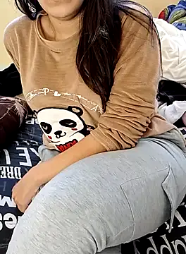 Snapshot of ShadiaStar chatting on January 9, 2026, 2:13 pm ShadiaStar online show from January 9, 2026, 2:13 pm