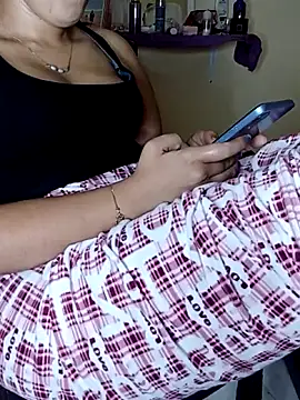 Snapshot of ShadiaStar chatting on October 2, 2025, 1:25 pm ShadiaStar online show from October 2, 2025, 1:25 pm