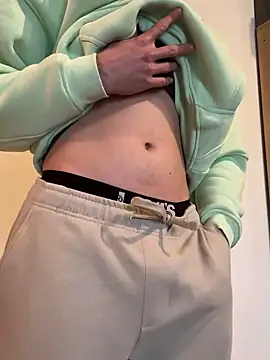 Snapshot of Jamie_2006 chatting on December 21, 2024, 11:22 am Jamie 2006 online show from December 21, 2024, 11:22 am