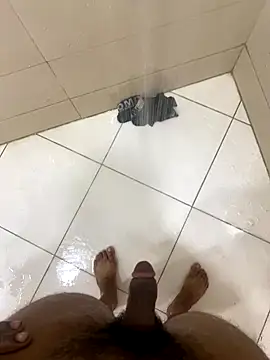 Lahcene online show from October 13, 2025, 5:47 pm