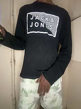 mahiking online show from March 18, 2025, 7:01 pm