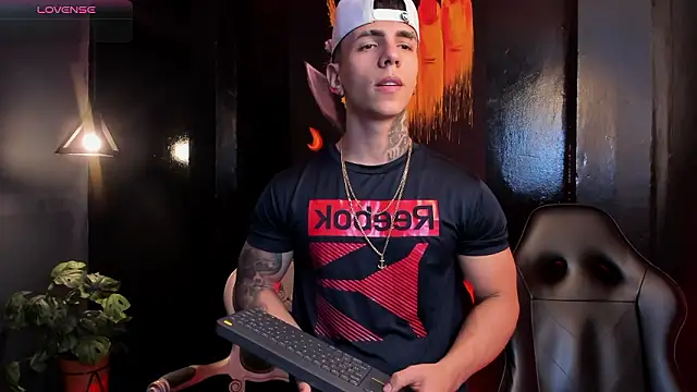 Snapshot of Flynn_Riider chatting on February 3, 2026, 5:29 pm Flynn Riider online show from February 3, 2026, 5:29 pm