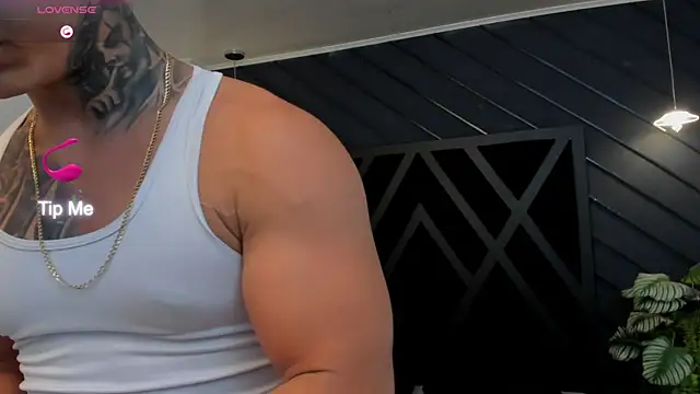 Snapshot of Flynn_Riider chatting on January 6, 2026, 5:44 am Flynn Riider online show from January 6, 2026, 5:44 am