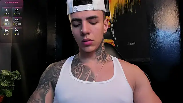 Snapshot of Flynn_Riider chatting on December 18, 2025, 5:17 pm Flynn Riider online show from December 18, 2025, 5:17 pm