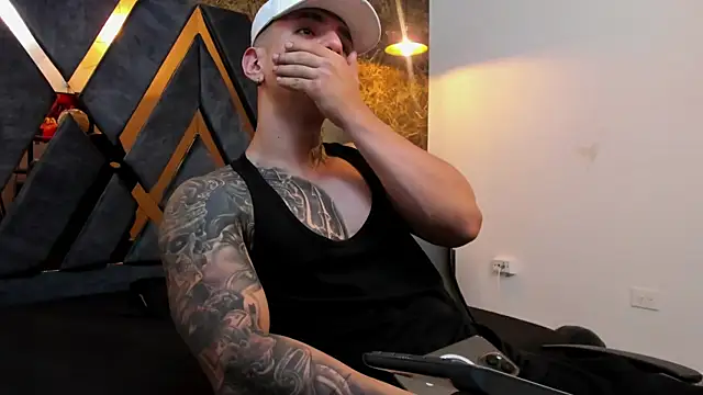 Flynn Riider online show from November 2, 2025, 12:04 am