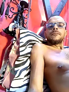 Snapshot of Charly_BC_Dirty chatting on December 14, 2025, 2:11 pm Charly BC Dirty online show from December 14, 2025, 2:11 pm