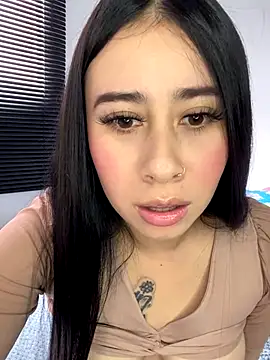 Snapshot of Zoee_t chatting on October 12, 2025, 7:48 pm Zoee t online show from October 12, 2025, 7:48 pm