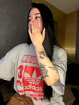 Snapshot of Zoee_t chatting on November 24, 2025, 4:45 am Zoee t online show from November 24, 2025, 4:45 am