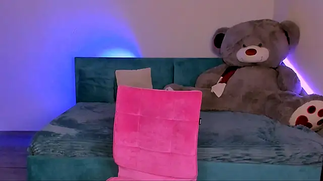 evaharve online show from March 17, 2025, 1:46 am