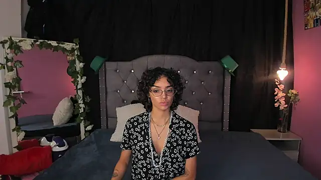 slutty venus online show from March 21, 2025, 2:39 am