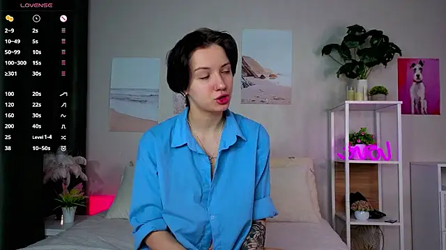 ElvaHilby online show from March 4, 2026, 1:13 am