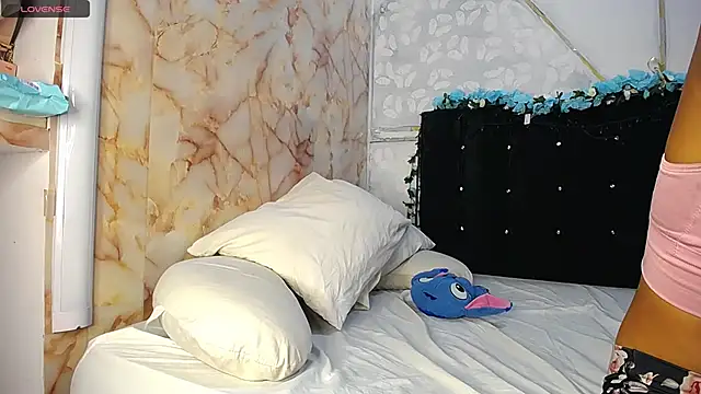 AmandaRobers online show from November 19, 2025, 12:54 am