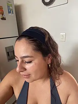 Gabriela-Parker  online show from December 4, 2025, 6:18 pm