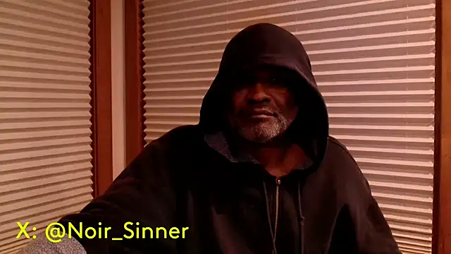 Snapshot of sinnernoir chatting on November 8, 2025, 5:33 am sinnernoir online show from November 8, 2025, 5:33 am