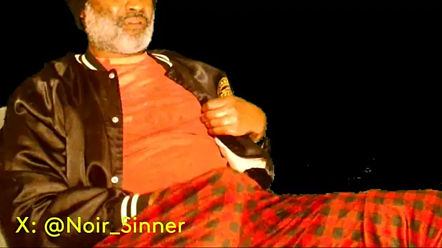 Snapshot of sinnernoir chatting on November 29, 2025, 12:55 am sinnernoir online show from November 29, 2025, 12:55 am