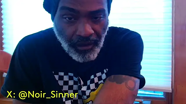 Snapshot of sinnernoir chatting on December 14, 2025, 4:01 pm sinnernoir online show from December 14, 2025, 4:01 pm