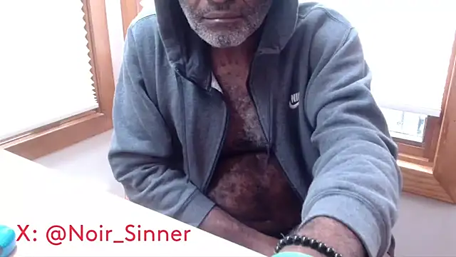 Snapshot of sinnernoir chatting on November 11, 2025, 2:12 pm sinnernoir online show from November 11, 2025, 2:12 pm