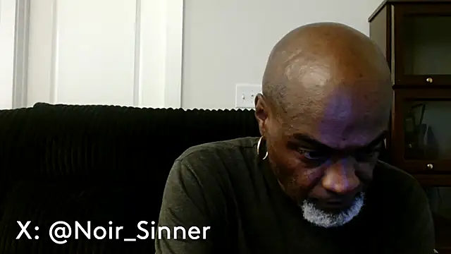 Snapshot of sinnernoir chatting on June 2, 2026, 12:32 am sinnernoir online show from June 2, 2026, 12:32 am