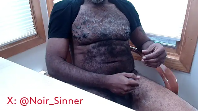 Snapshot of sinnernoir chatting on November 16, 2025, 7:18 pm sinnernoir online show from November 16, 2025, 7:18 pm