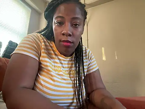 Snapshot of Eboni03 chatting on December 11, 2024, 3:15 pm Eboni03 online show from December 11, 2024, 3:15 pm