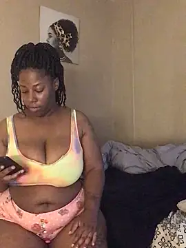 Snapshot of Eboni03 chatting on September 27, 2025, 8:09 am Eboni03 online show from September 27, 2025, 8:09 am