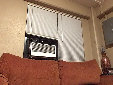 Snapshot of Eboni03 chatting on February 5, 2025, 6:56 am Eboni03 online show from February 5, 2025, 6:56 am