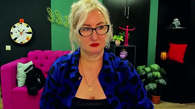 ChristyBrooks online show from March 11, 2025, 7:36 pm