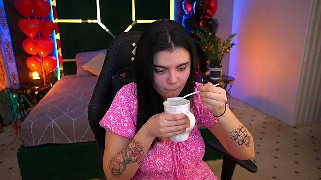 Snapshot of ShinyShyy chatting on February 23, 2025, 10:39 am ShinyShyy online show from February 23, 2025, 10:39 am