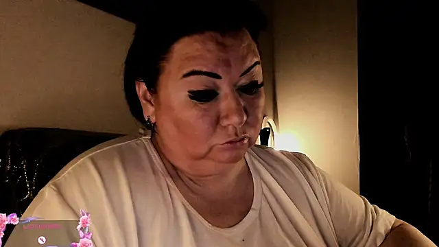 Snapshot of SexxyDreams1 chatting on September 24, 2025, 11:21 pm SexxyDreams1 online show from September 24, 2025, 11:21 pm