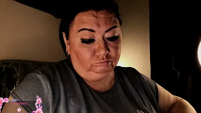 Snapshot of SexxyDreams1 chatting on September 19, 2025, 11:31 pm SexxyDreams1 online show from September 19, 2025, 11:31 pm