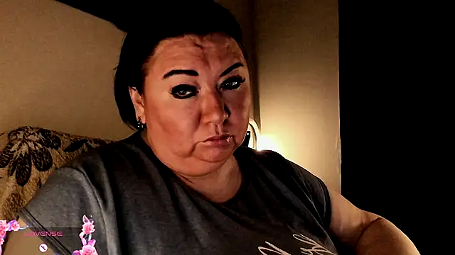 Snapshot of SexxyDreams1 chatting on October 1, 2025, 4:28 am SexxyDreams1 online show from October 1, 2025, 4:28 am