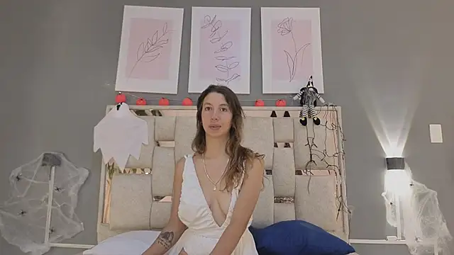 Snapshot of jolie_lov chatting on October 29, 2025, 1:21 pm jolie lov online show from October 29, 2025, 1:21 pm