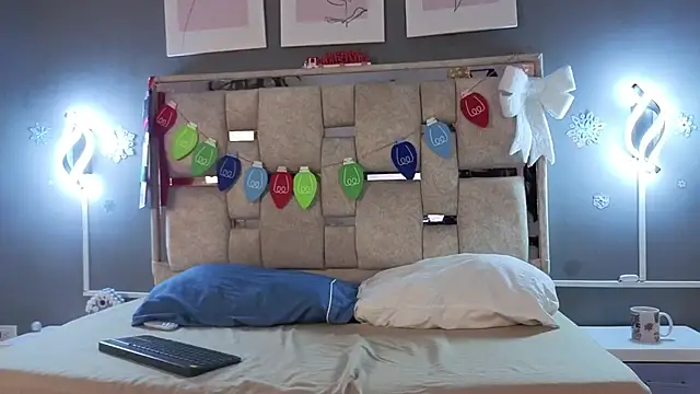 Snapshot of jolie_lov chatting on December 15, 2025, 1:17 pm jolie lov online show from December 15, 2025, 1:17 pm