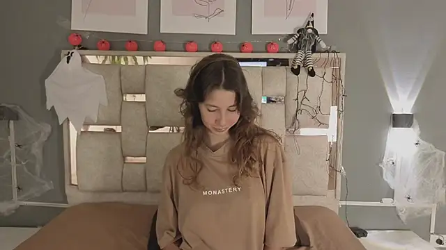 Snapshot of jolie_lov chatting on October 24, 2025, 1:21 pm jolie lov online show from October 24, 2025, 1:21 pm