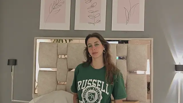 Snapshot of jolie_lov chatting on November 1, 2025, 1:38 pm jolie lov online show from November 1, 2025, 1:38 pm