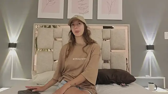 Snapshot of jolie_lov chatting on November 8, 2025, 1:25 pm jolie lov online show from November 8, 2025, 1:25 pm