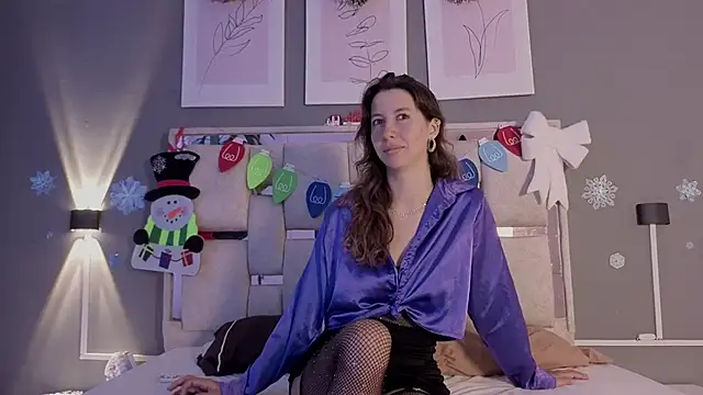 Snapshot of jolie_lov chatting on November 25, 2025, 1:33 pm jolie lov online show from November 25, 2025, 1:33 pm