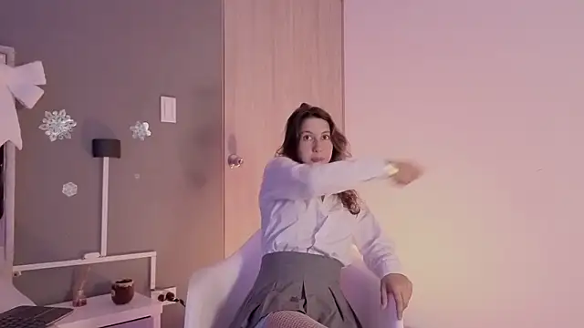 Snapshot of jolie_lov chatting on November 28, 2025, 1:22 pm jolie lov online show from November 28, 2025, 1:22 pm