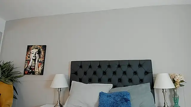 Robin Rief online show from October 2, 2025, 3:32 am