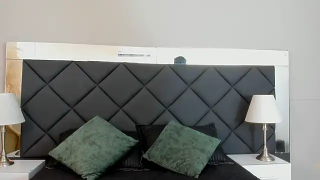 Robin Rief online show from November 7, 2025, 3:22 am