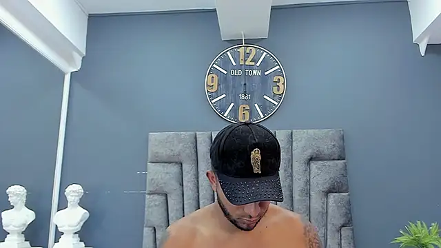 Robin Rief online show from April 19, 2026, 7:38 pm