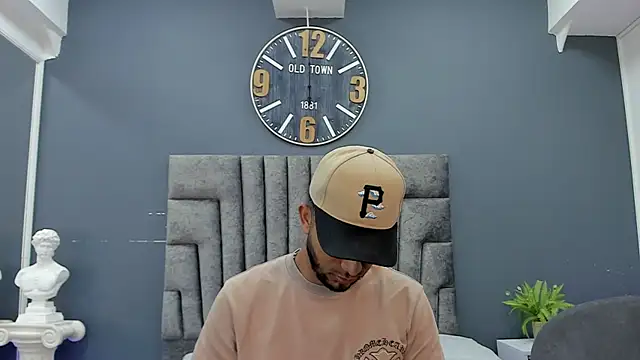 Robin Rief online show from April 18, 2026, 8:20 pm