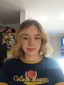 NicoleCut online show from May 25, 2026, 8:57 am