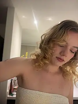 NicoleCut online show from May 31, 2026, 8:53 am